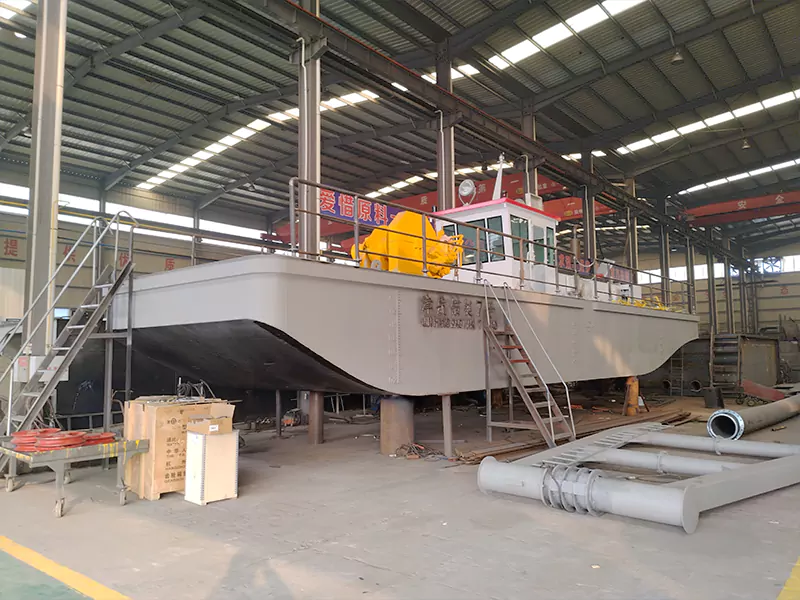 Fabrication de haute qualité, créant des équipements de base pour les projets de dragage dans le monde entier.